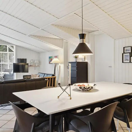 Holiday home Stunning In With Wifi *